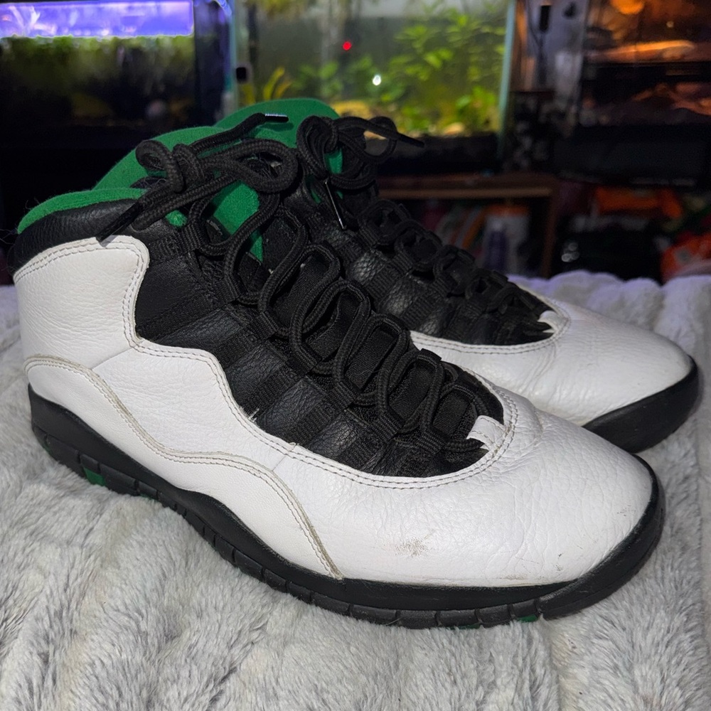 Air Jordan 10 Retro Seattle Color way Size Men’s 11